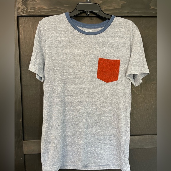 Men’s shirts. (5 size small) - Picture 13 of 15